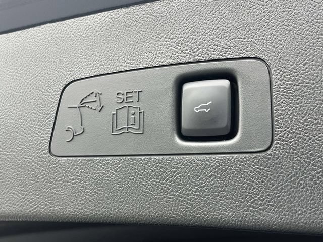 Used 2025 Lincoln Corsair FWD image 11