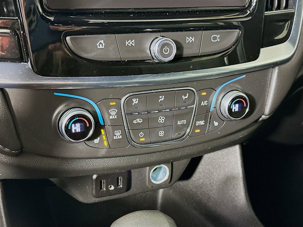 Used 2023 Chevrolet Traverse LT image 23