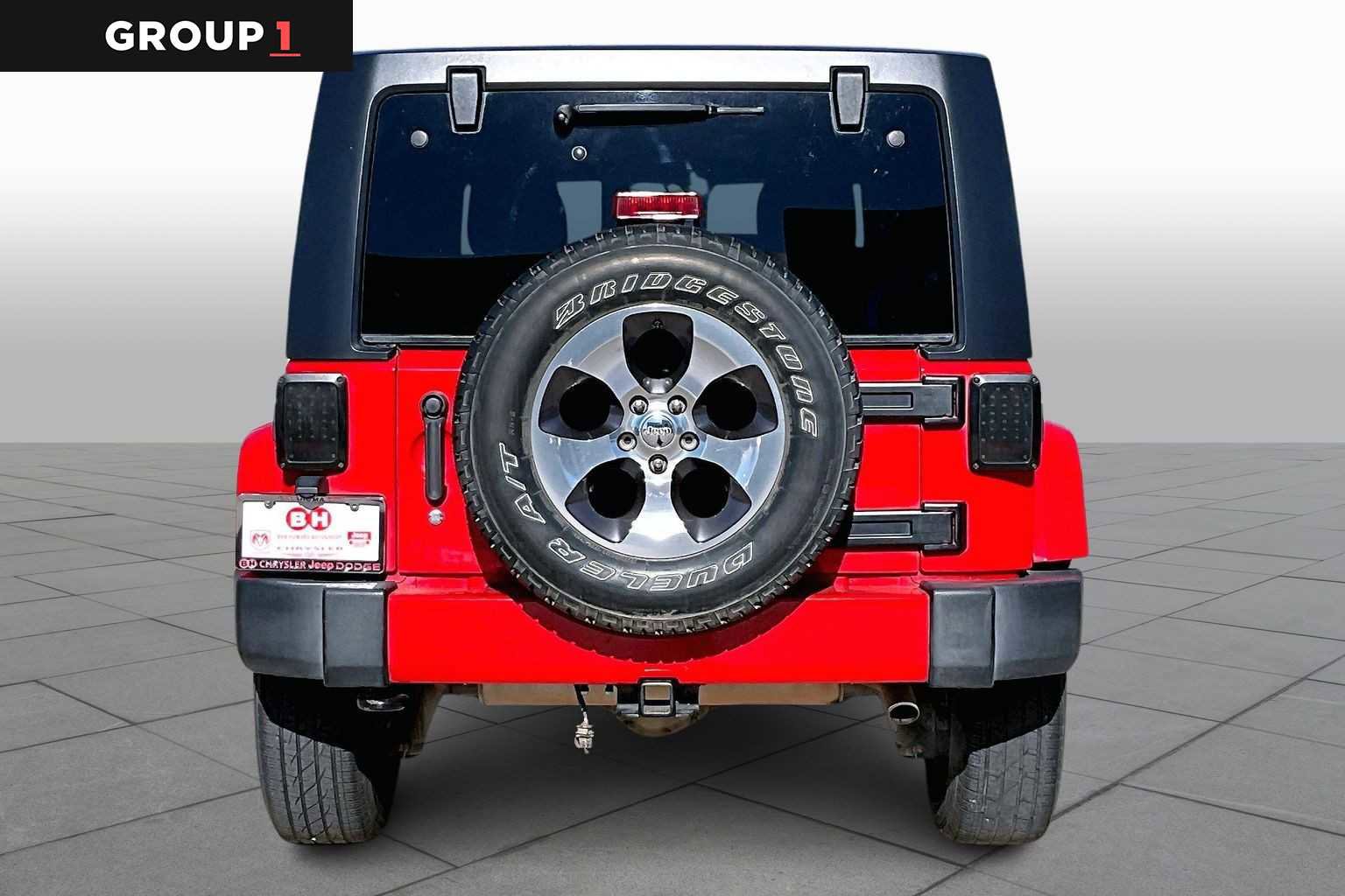 Certified 2018 Jeep Wrangler Unlimited Sahara w/ Connectivity Group AWD/4WD image 1