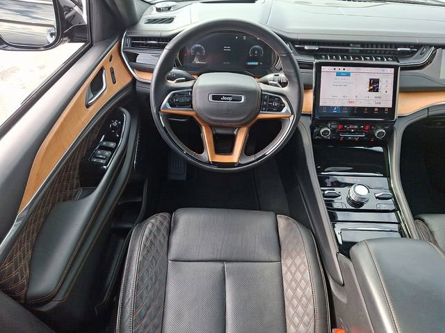 Used 2023 Jeep Grand Cherokee Summit image 11