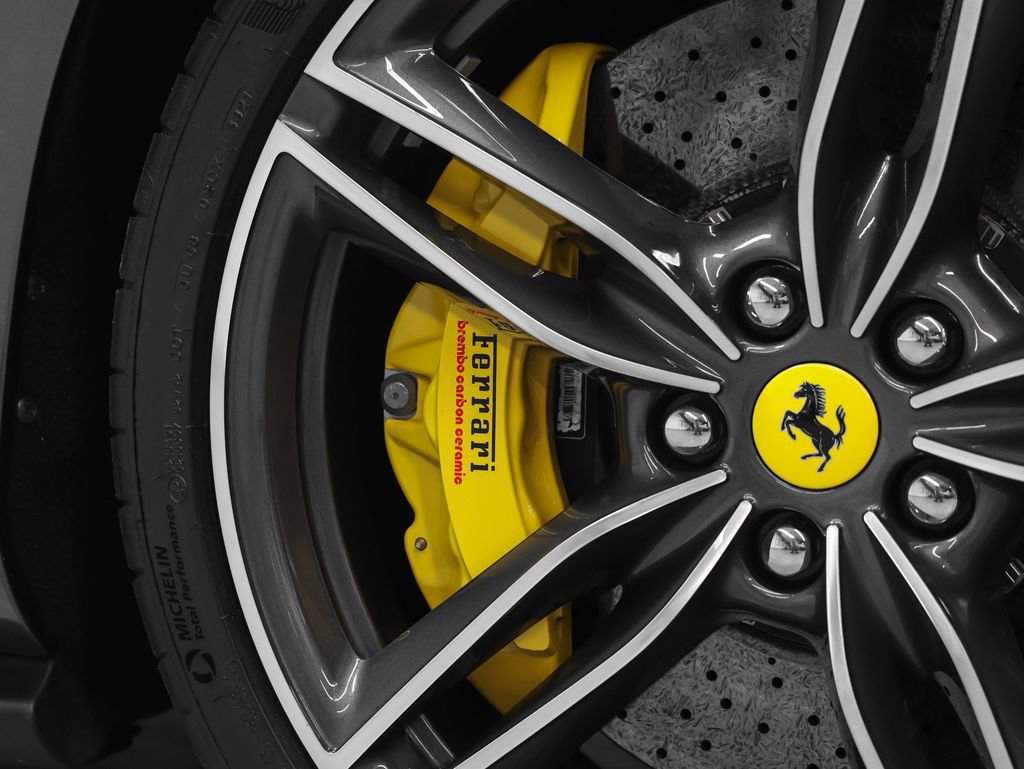 Used 2022 Ferrari Roma image 9