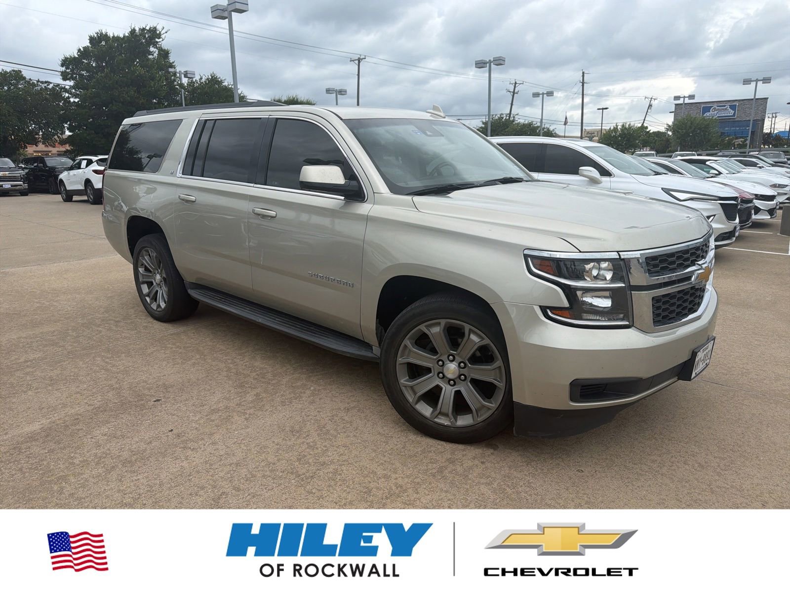 Used 2016 Chevrolet Suburban LT RWD image 1