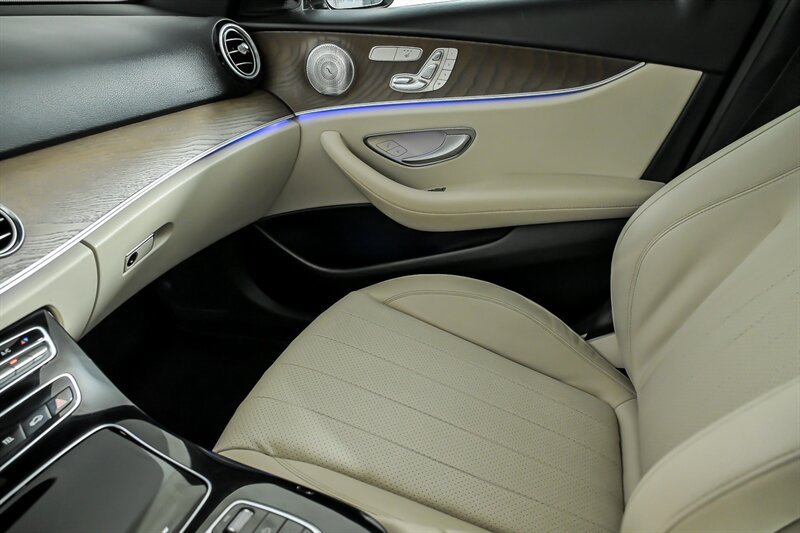 Used 2017 Mercedes-Benz E 300 4MATIC image 30