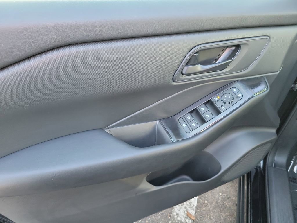 Certified 2025 Nissan Rogue S image 14