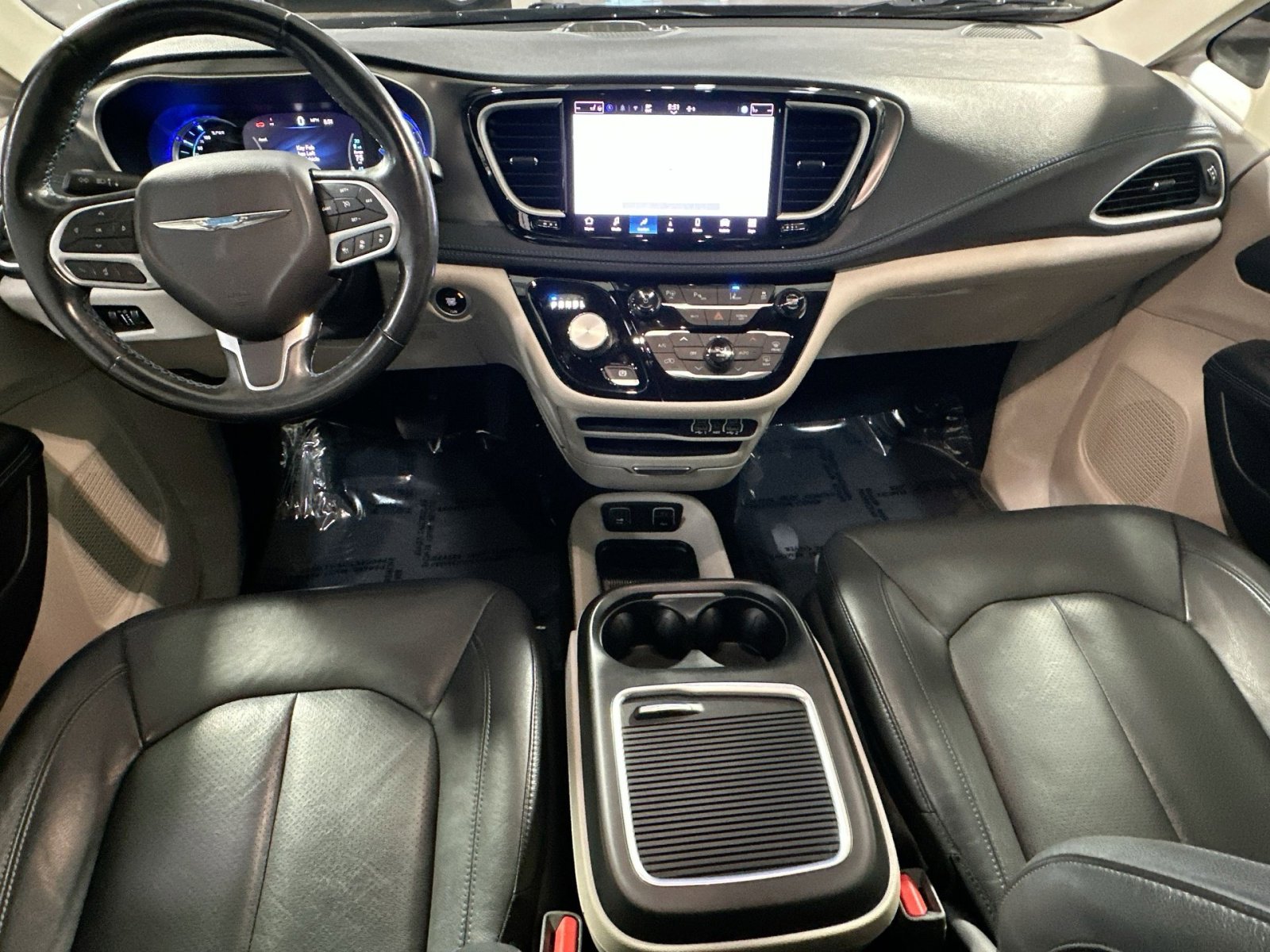 Used 2021 Chrysler Pacifica Touring-L image 33