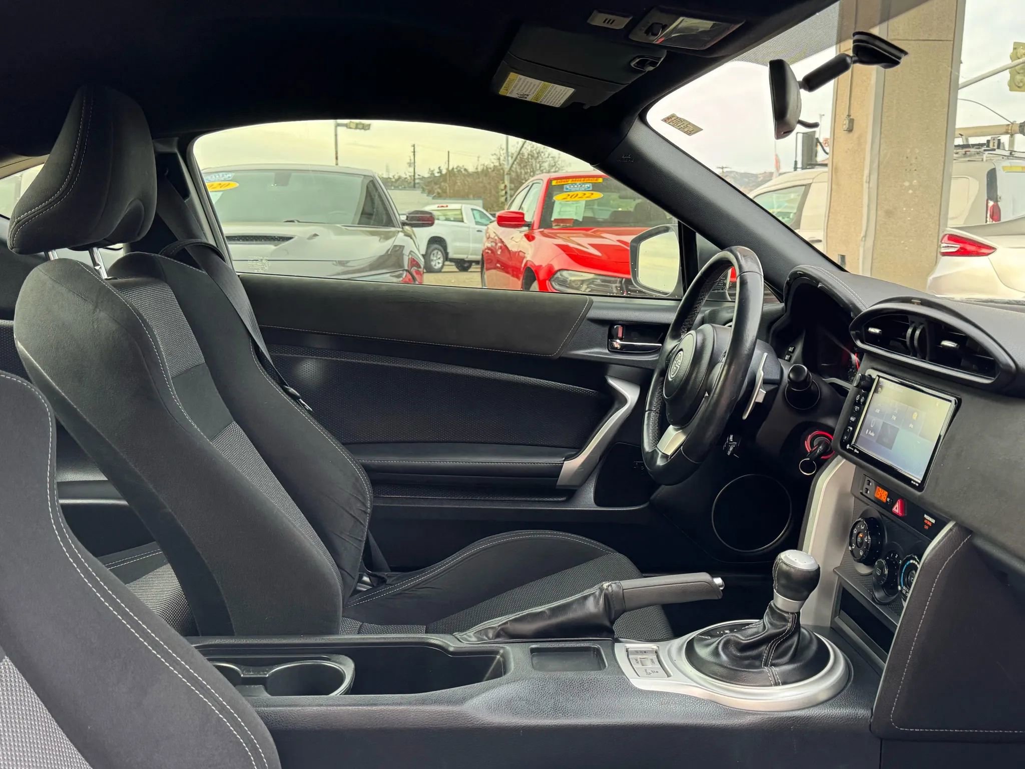 Used 2017 Toyota 86 image 28