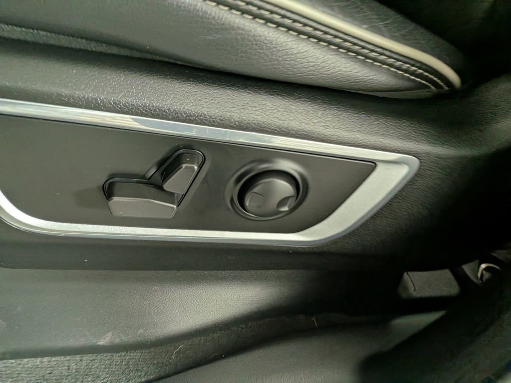 Used 2022 RAM 1500 Laramie AWD/4WD image 16