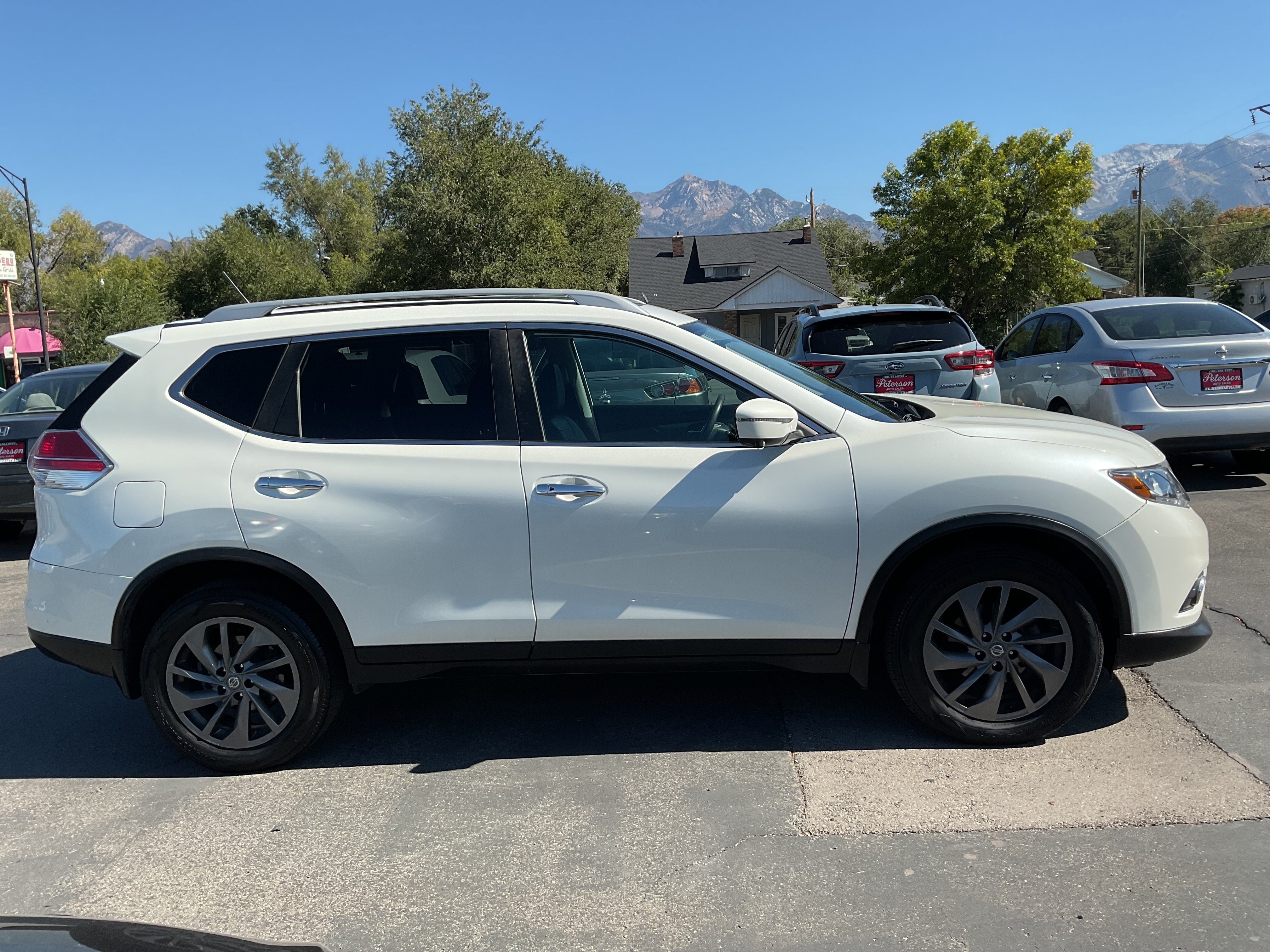 Used 2016 Nissan Rogue SL w/ SL Premium Package AWD/4WD image 4