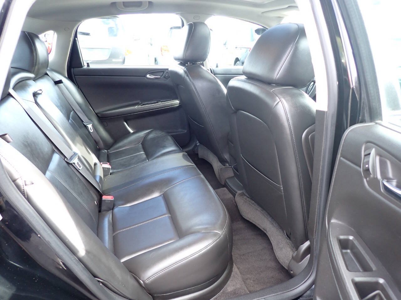 Used 2015 Chevrolet Impala LTZ FWD image 11