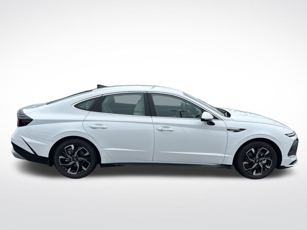 Used 2025 Hyundai Sonata SEL AWD/4WD image 8
