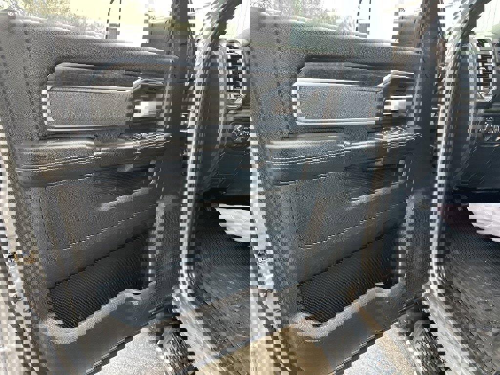 Used 2020 RAM 2500 Big Horn w/ Level 1 Equipment Group image 5