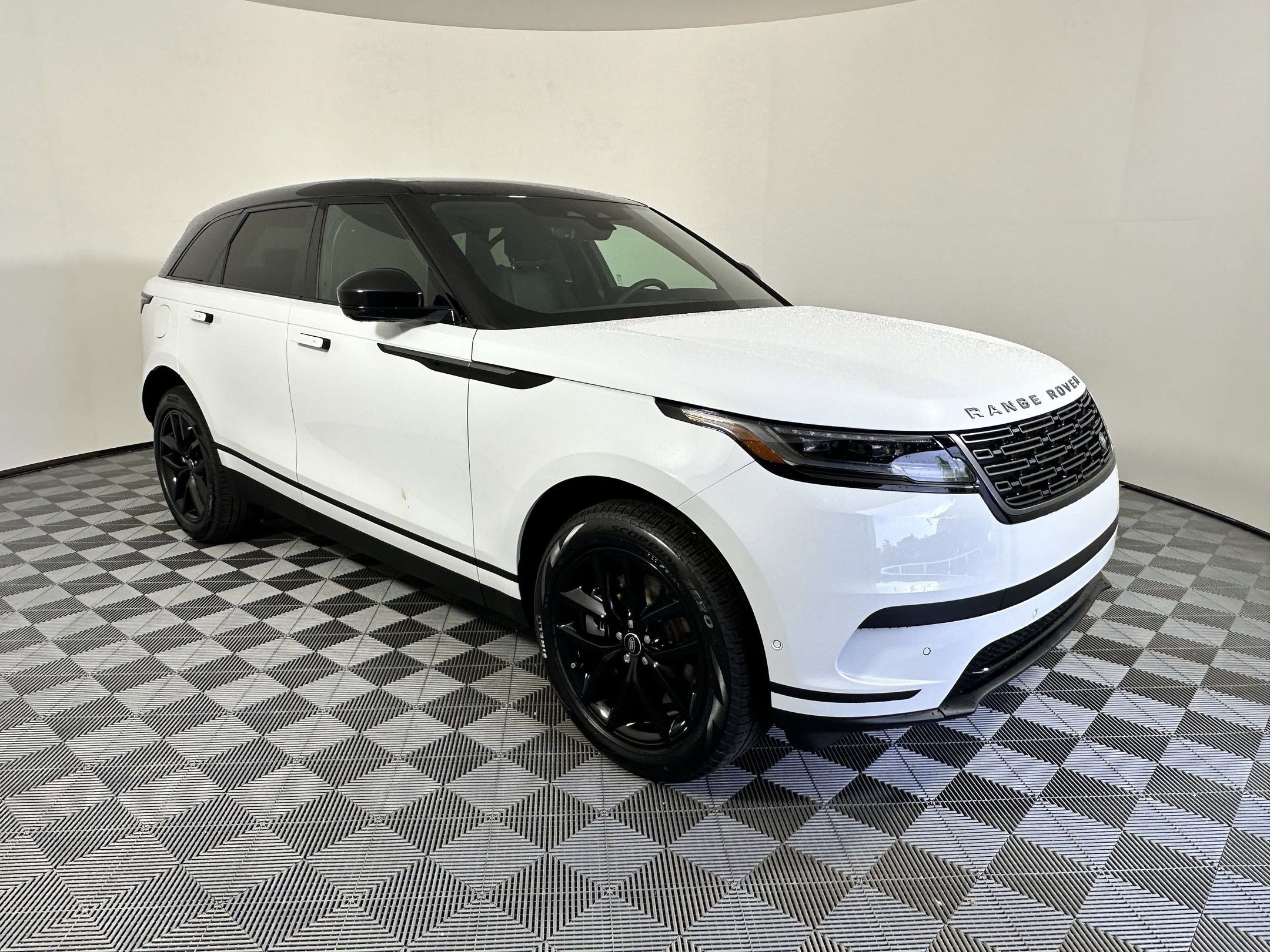 New 2026 Land Rover Range Rover Velar S image 7