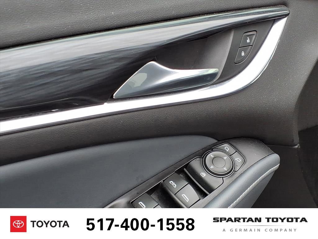 Used 2018 Buick Enclave Essence image 16