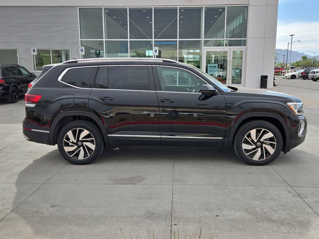 Used 2025 Volkswagen Atlas SEL image 12