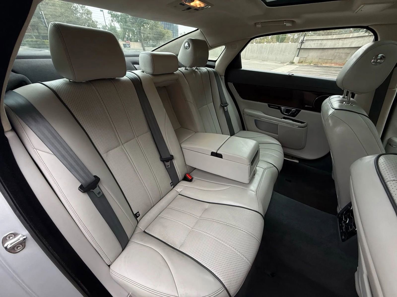 Used 2014 Jaguar XJ L Portfolio image 48