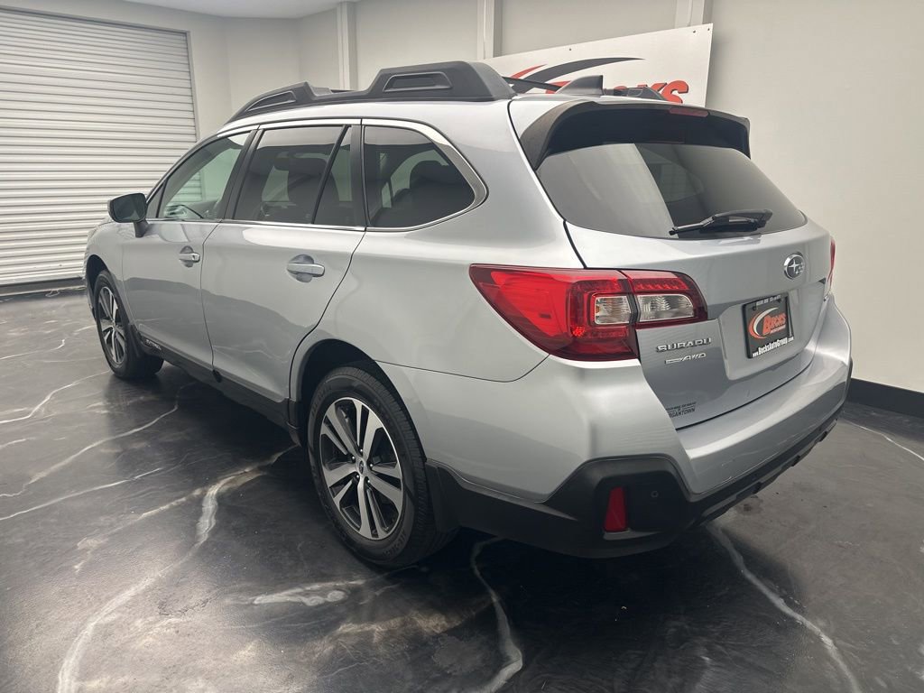 Used 2019 Subaru Outback 2.5i Limited w/ Popular Package #2 image 4