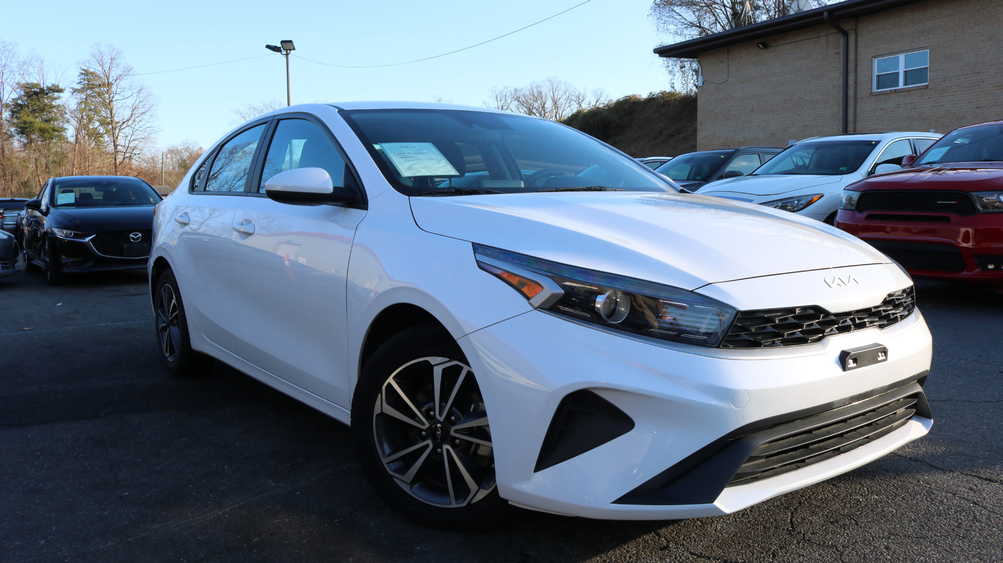 Used 2023 Kia Forte LXS image 3