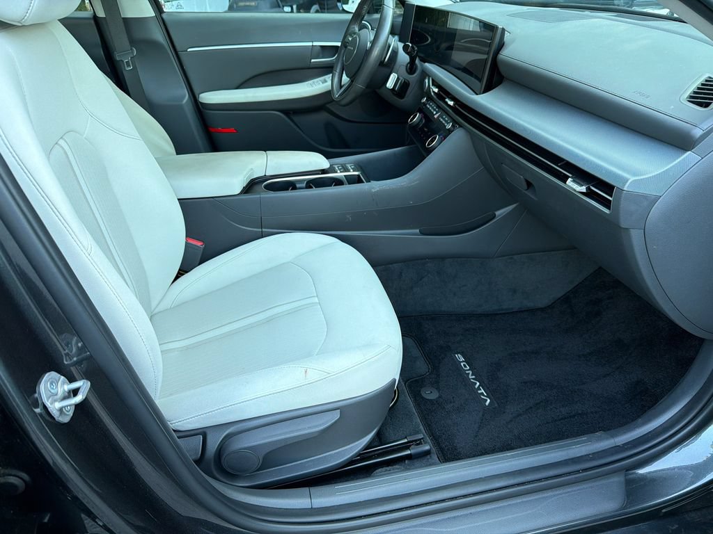 Used 2025 Hyundai Sonata SEL FWD image 13