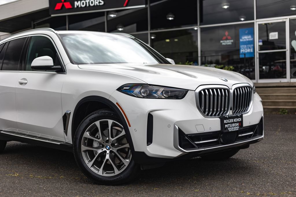 Used 2026 BMW X5 xDrive40i AWD/4WD image 3