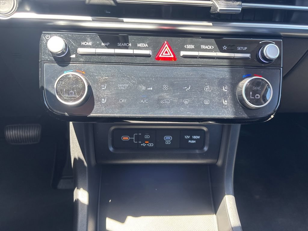 Certified 2025 Hyundai Tucson Limited AWD/4WD image 28