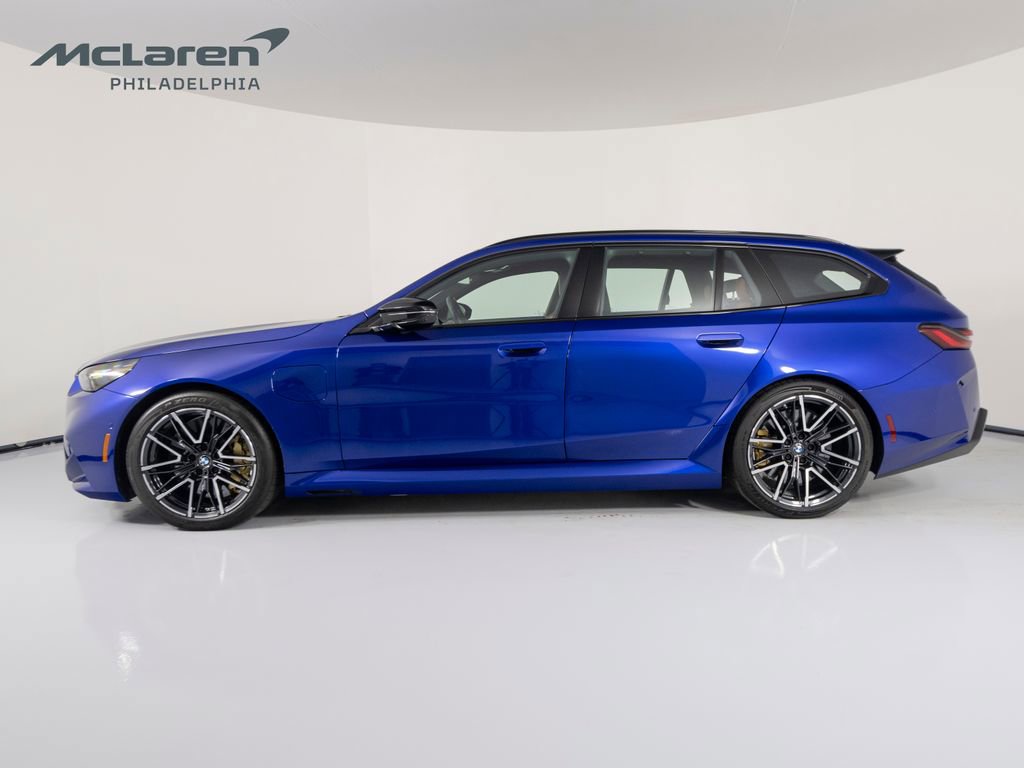 Used 2025 BMW M5 Touring AWD/4WD image 2