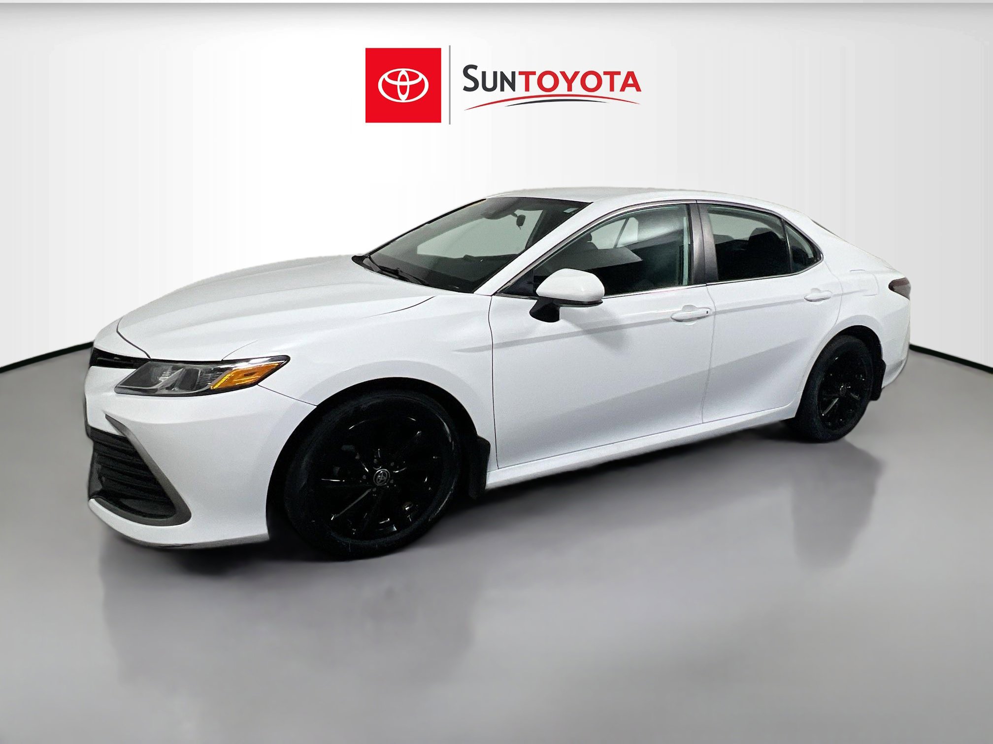 Used 2021 Toyota Camry LE AWD/4WD image 9