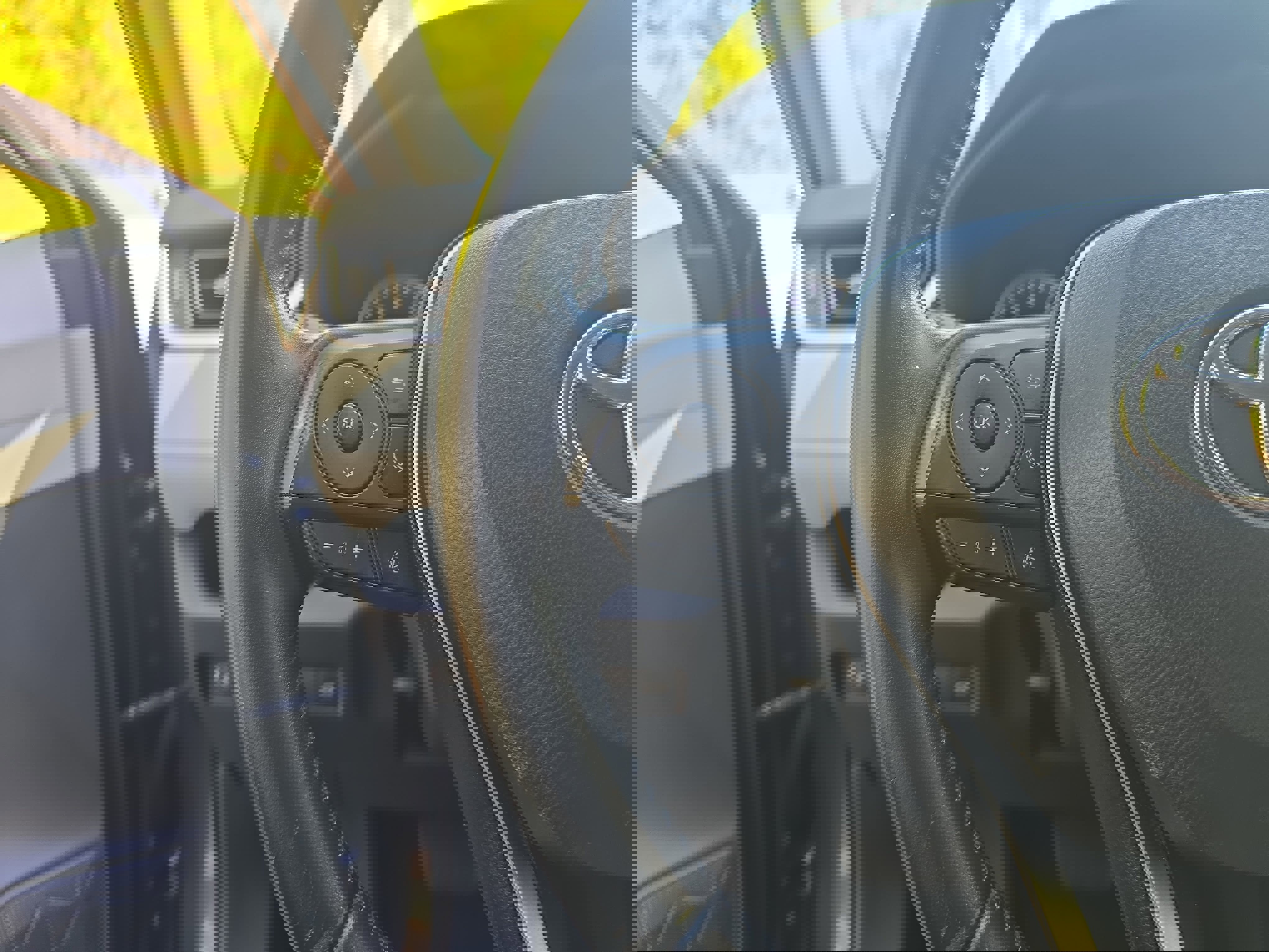 Used 2019 Toyota RAV4 XLE Premium image 16