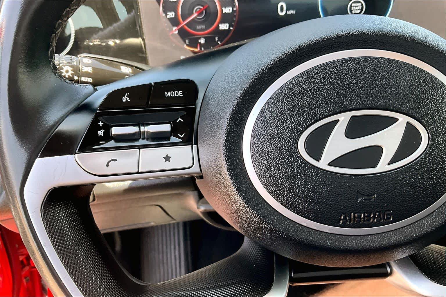 Used 2025 Hyundai Elantra Limited FWD image 23