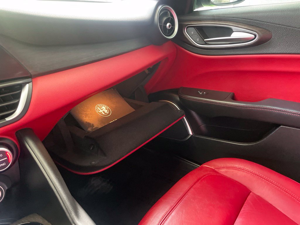 Used 2020 Alfa Romeo Giulia Ti w/ Active Blind Spot Package AWD/4WD image 27