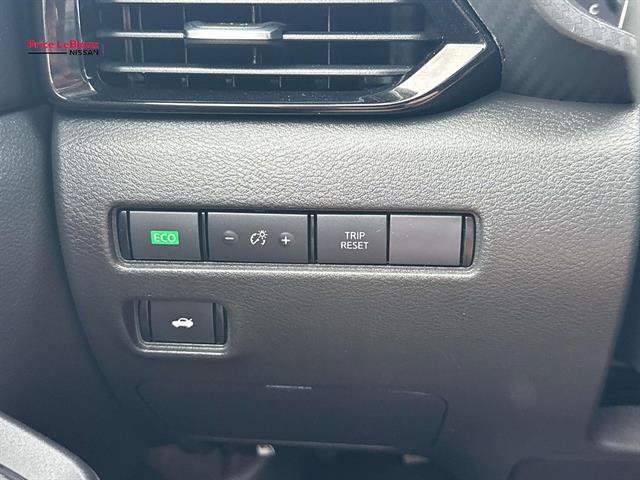 Used 2024 Nissan Sentra SV FWD image 20