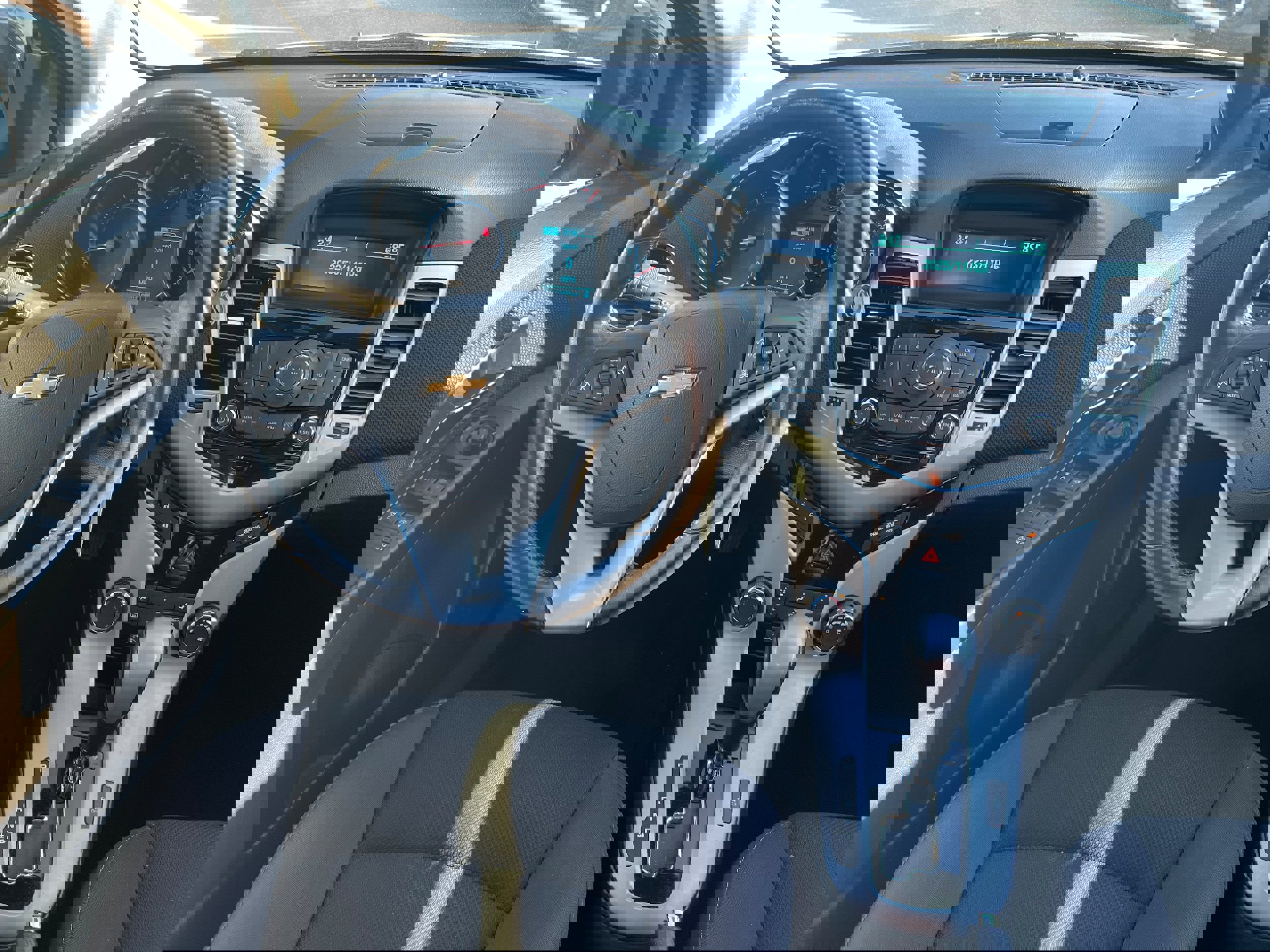 Used 2014 Chevrolet Cruze LT image 16