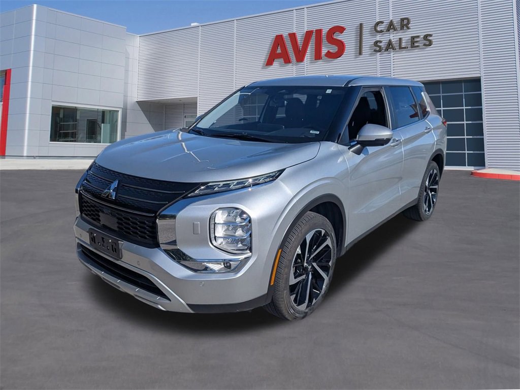 Used 2024 Mitsubishi Outlander SE