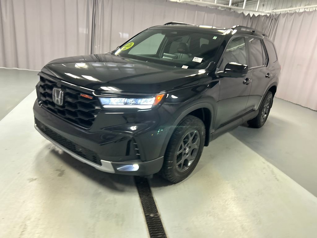 Used 2024 Honda Pilot TrailSport image 3