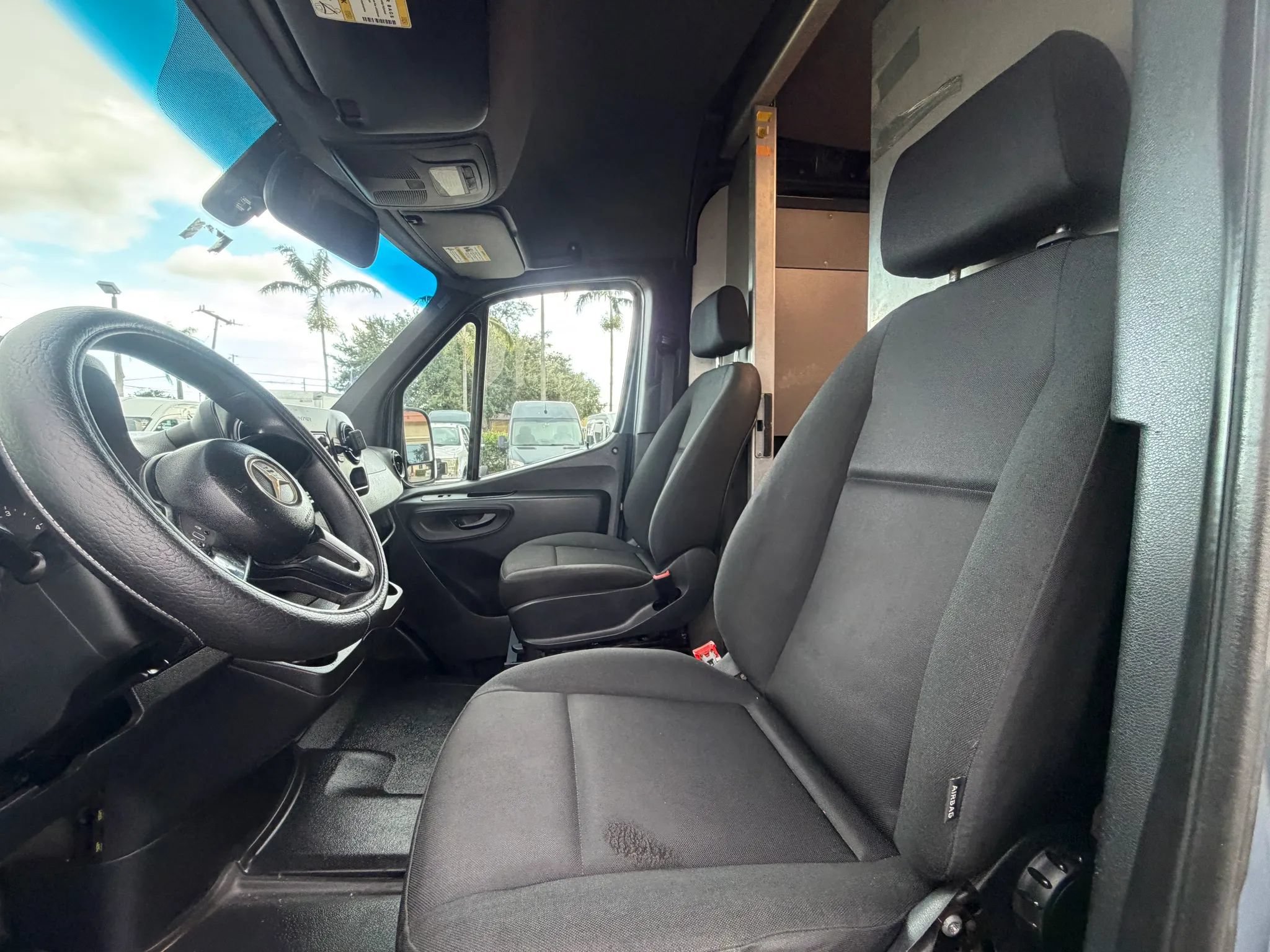 Used 2019 Mercedes-Benz Sprinter 170 image 11