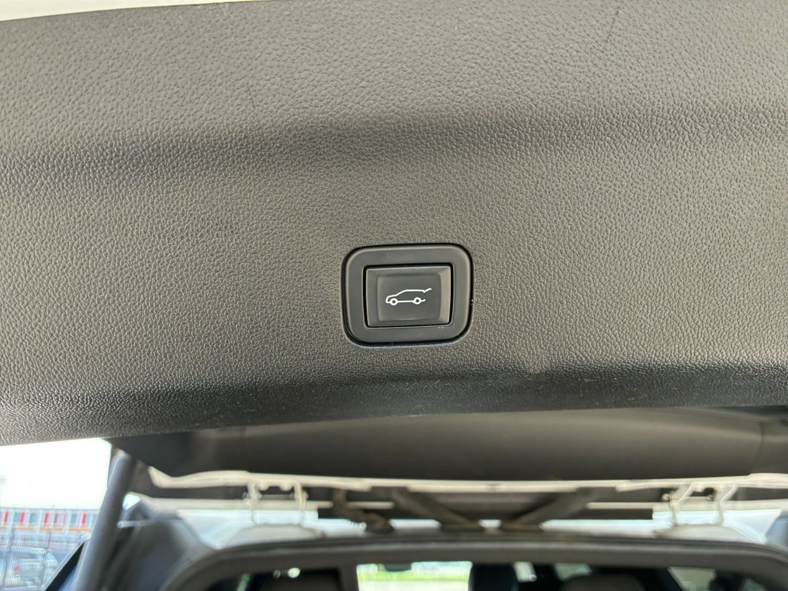 Used 2023 Chevrolet Suburban Premier AWD/4WD image 22