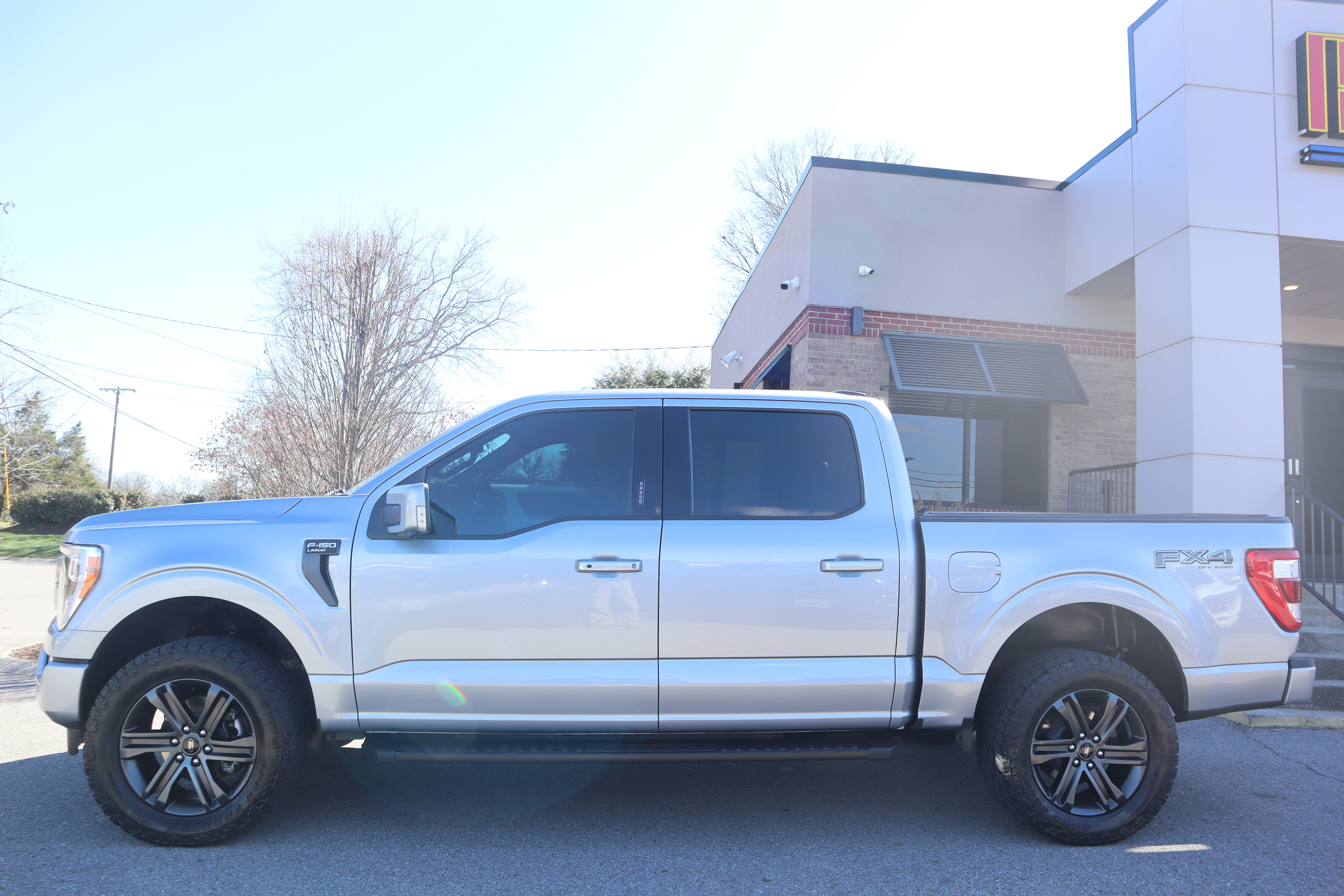 Used 2022 Ford F150 Lariat w/ Max Trailer Tow Package image 11