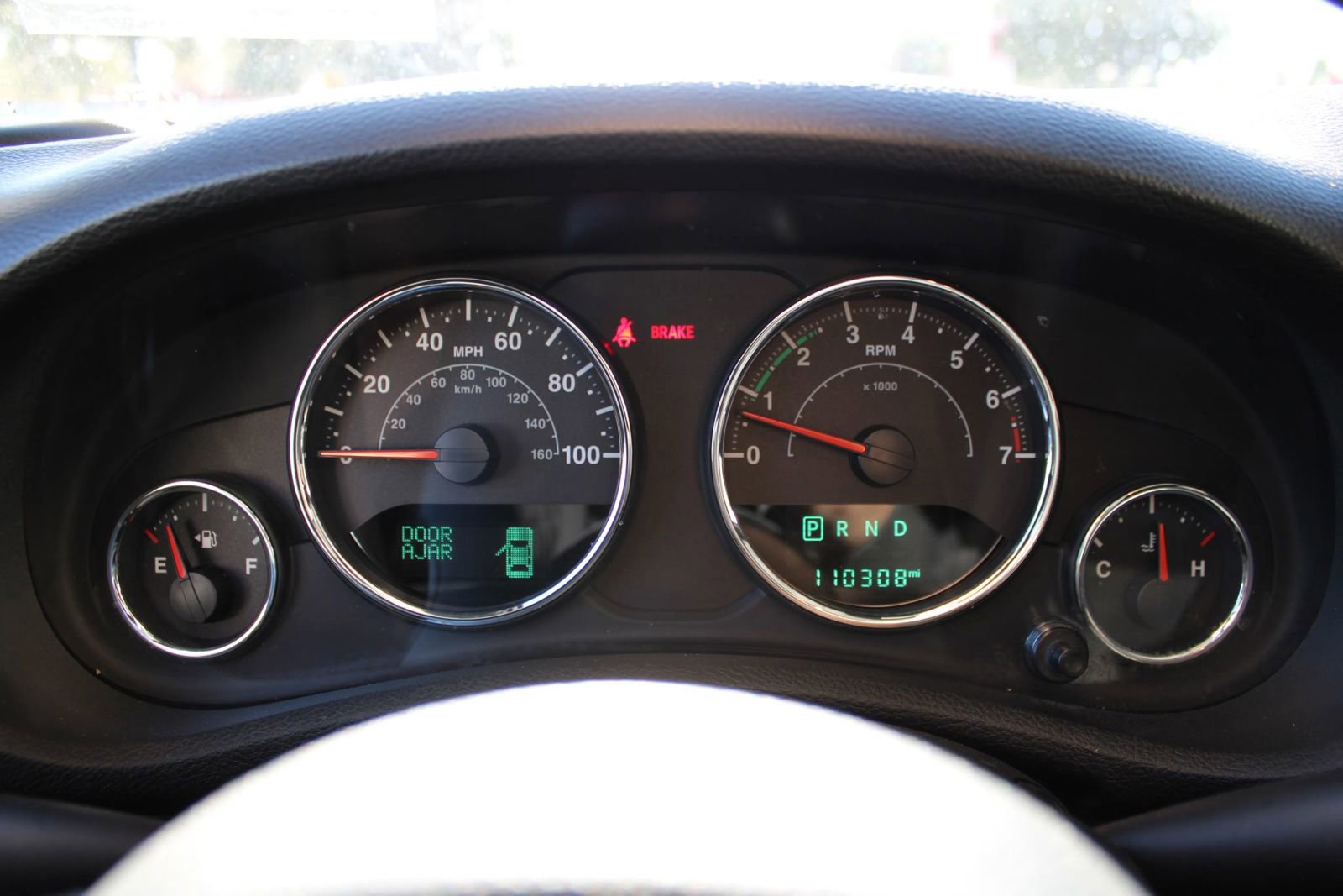 Used 2018 Jeep Wrangler Unlimited Sahara w/ Connectivity Group image 33