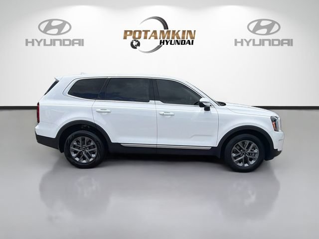 Used 2025 Kia Telluride LX FWD image 4