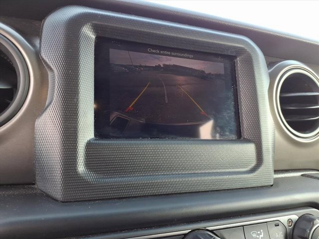 Used 2023 Jeep Gladiator Sport image 12