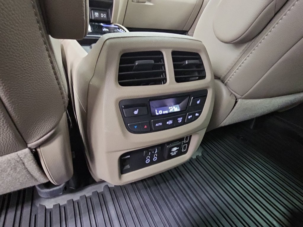 Used 2022 Honda Pilot Touring image 34