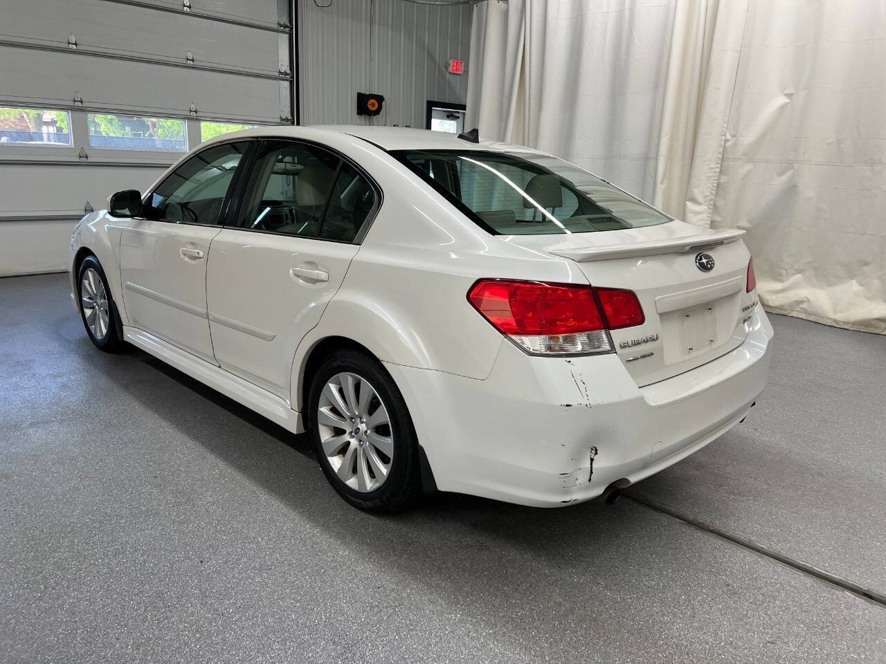 Used 2012 Subaru Legacy 3.6R Limited AWD/4WD image 6