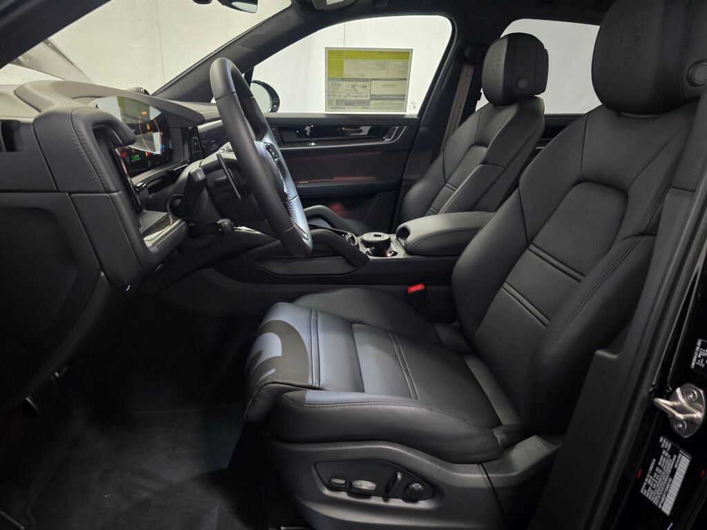 New 2026 Porsche Cayenne Turbo AWD/4WD image 14