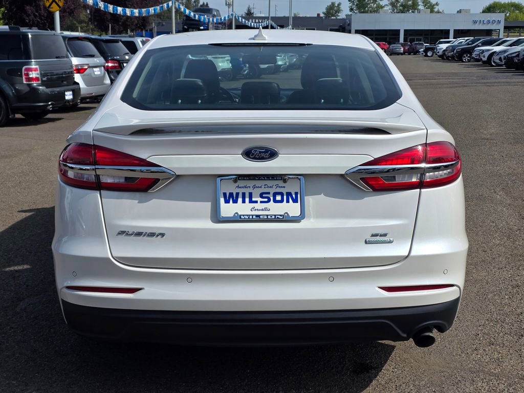 Used 2019 Ford Fusion SE w/ Equipment Group 151A FWD image 7