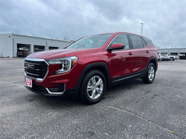 Used 2023 GMC Terrain SLE image 9