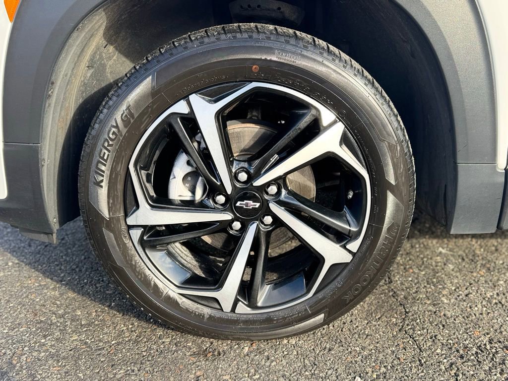 Used 2023 Chevrolet TrailBlazer RS image 3