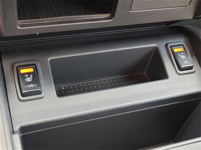 Used 2024 Nissan Titan SV w/ SV Bronze Edition Package image 21