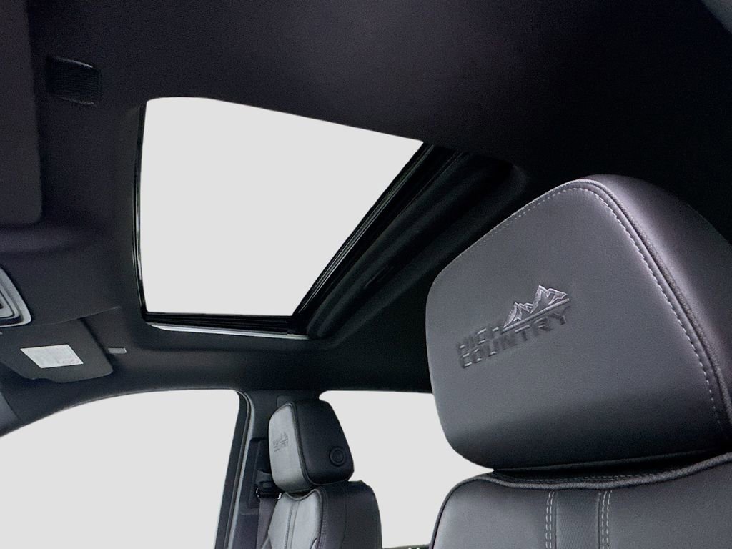 Used 2023 Chevrolet Silverado 3500 High Country image 14