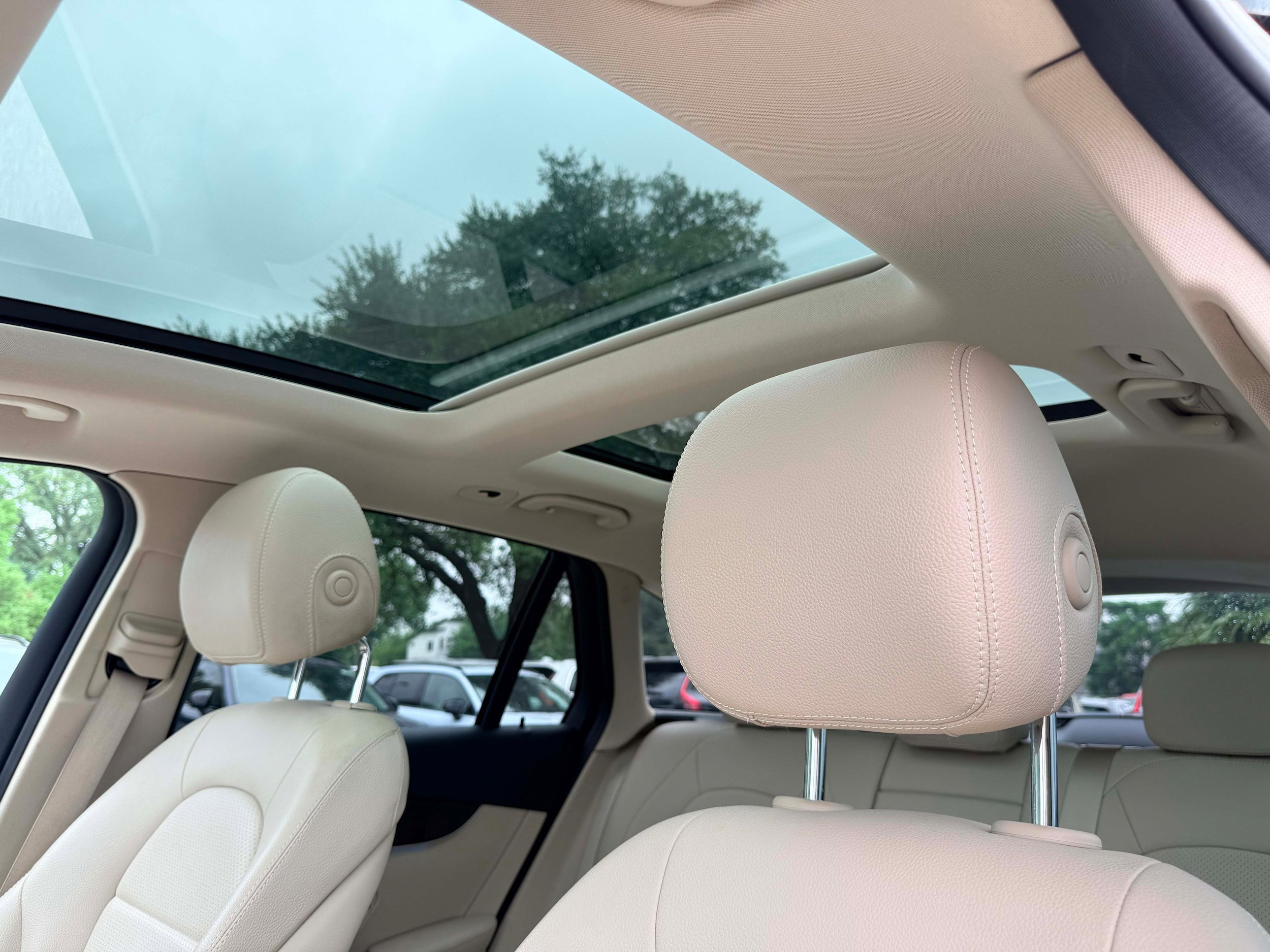 Used 2019 Mercedes-Benz GLC 300 4MATIC image 12