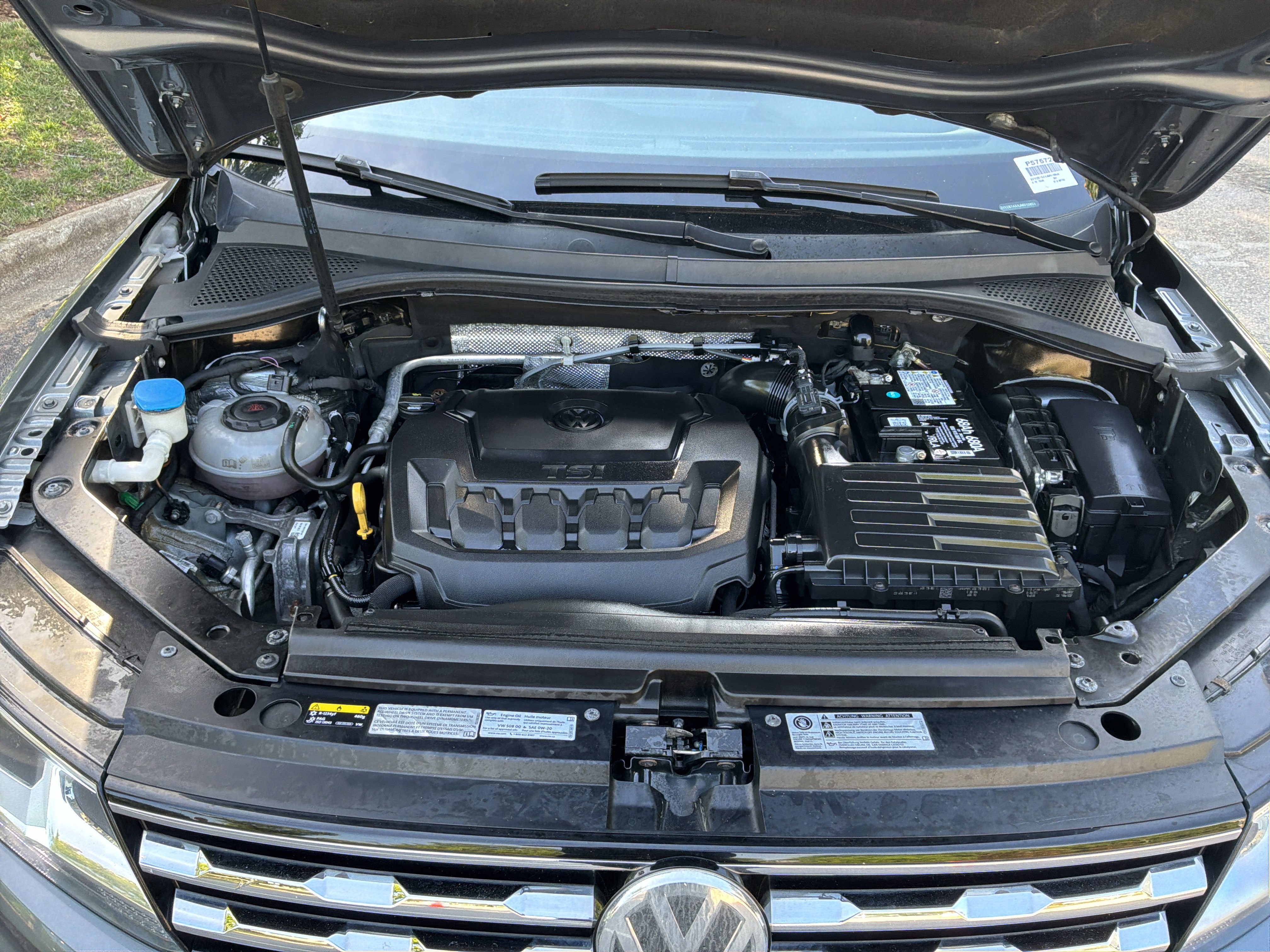 Used 2018 Volkswagen Tiguan SE AWD/4WD image 33