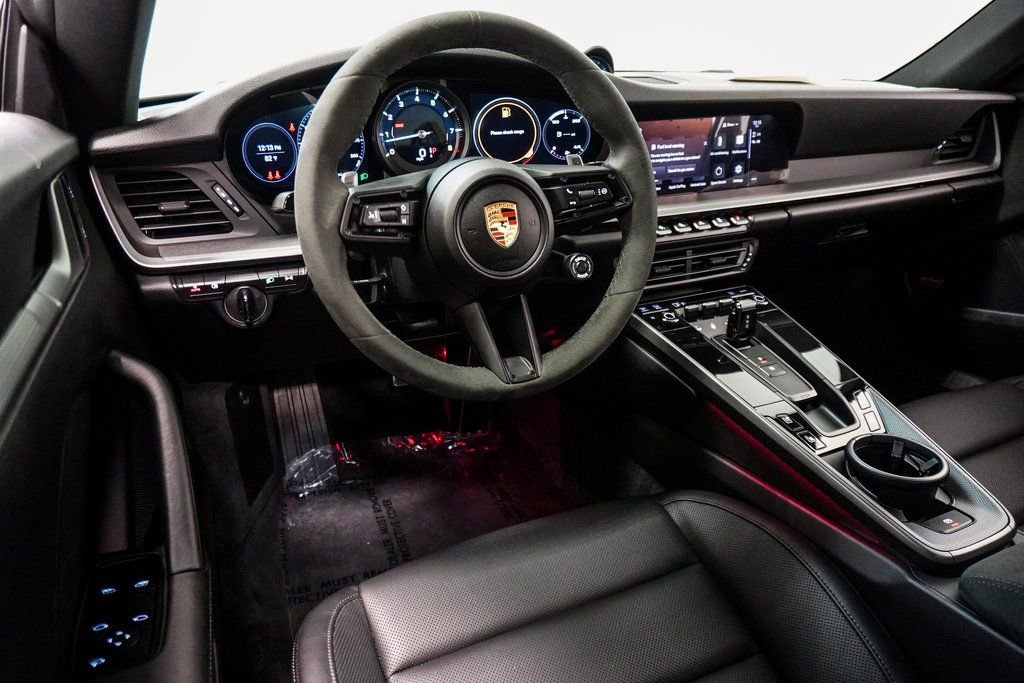 Used 2024 Porsche 911 Carrera image 24